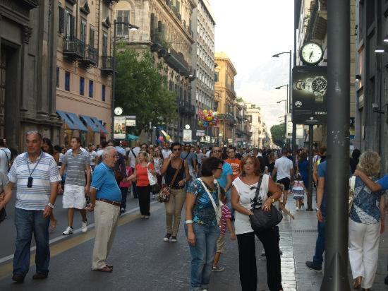 شقة A Un Passo Dal Massimo 1 باليرمو الغرفة الصورة